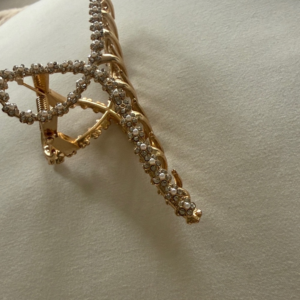 Anthropologie Ettika Scalloped Shell Hair Pin Pearl Jewel Claw Hair Bundle 4 - Picture 11 of 16
